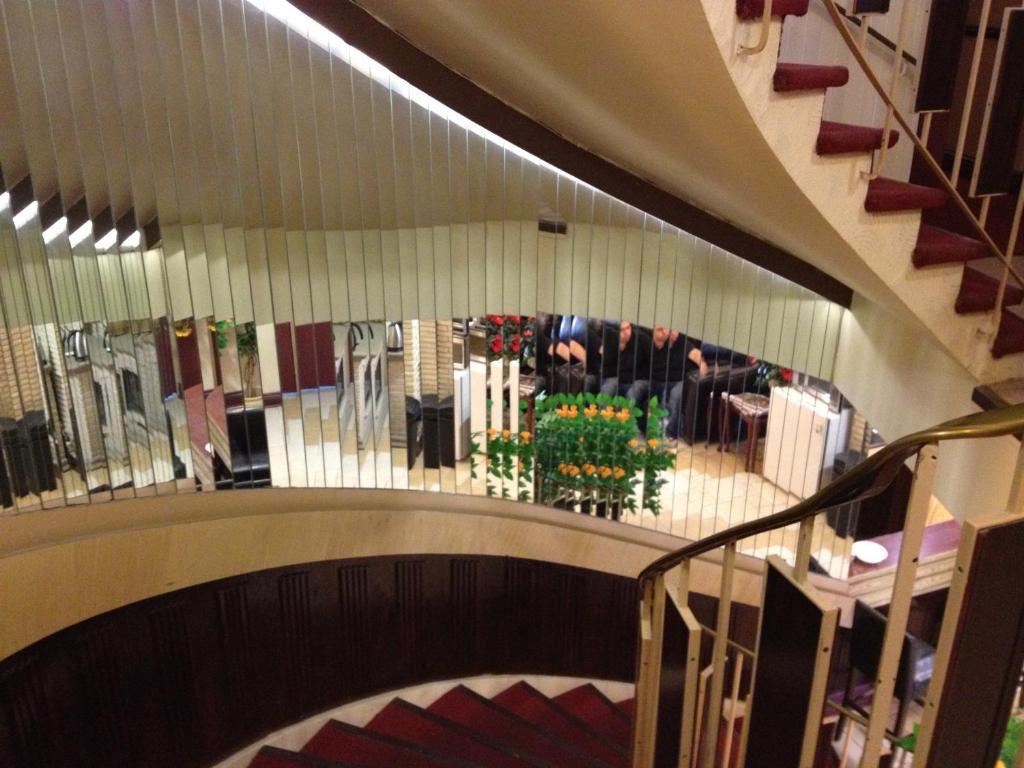 Chomedey Inn ラヴァル エクステリア 写真