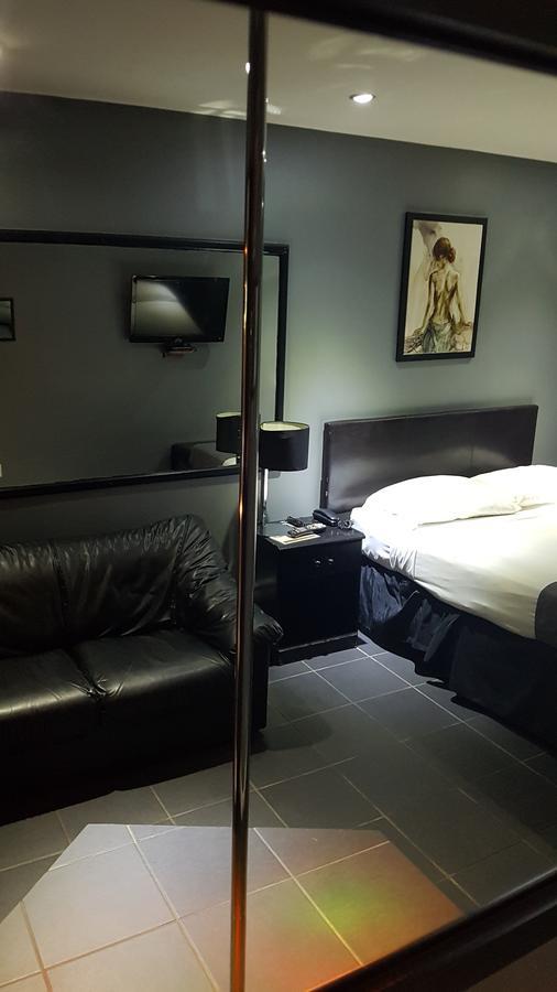 Chomedey Inn ラヴァル 部屋 写真