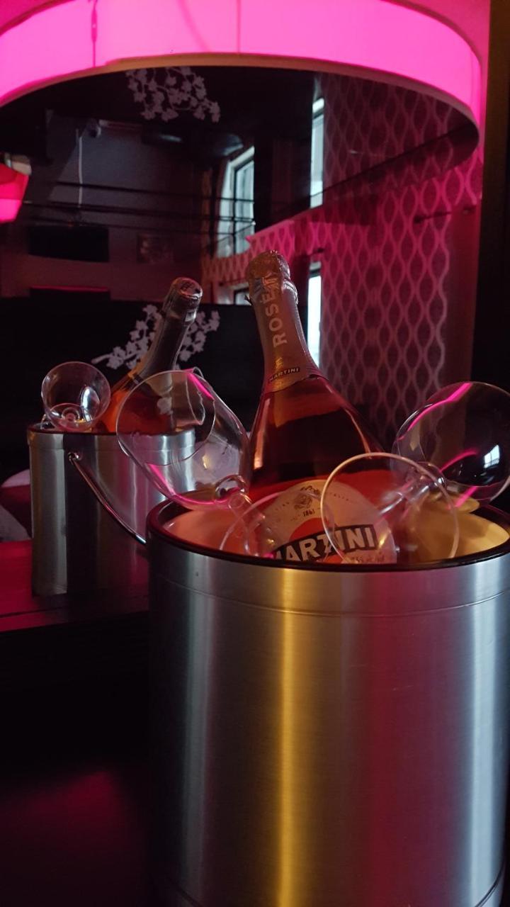 Chomedey Inn ラヴァル エクステリア 写真