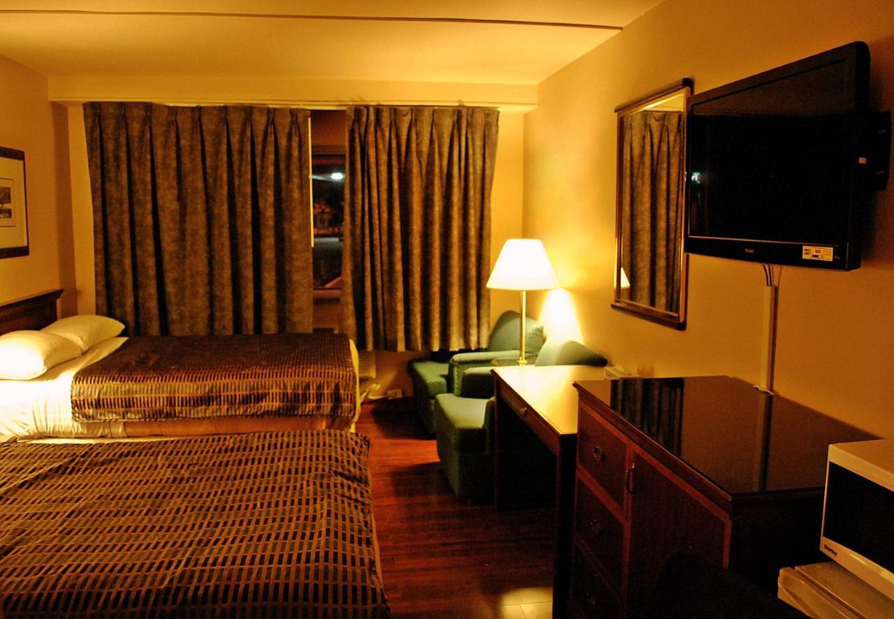 Chomedey Inn ラヴァル 部屋 写真