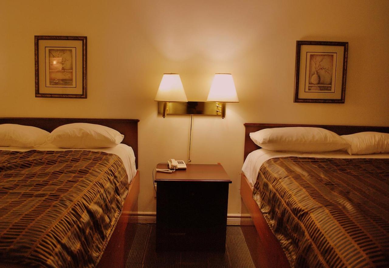 Chomedey Inn ラヴァル 部屋 写真